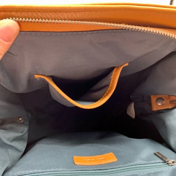 𝕄𝔸𝕋𝕋 & ℕ𝔸𝕋 Bucket Purse - Picture 5 of 5